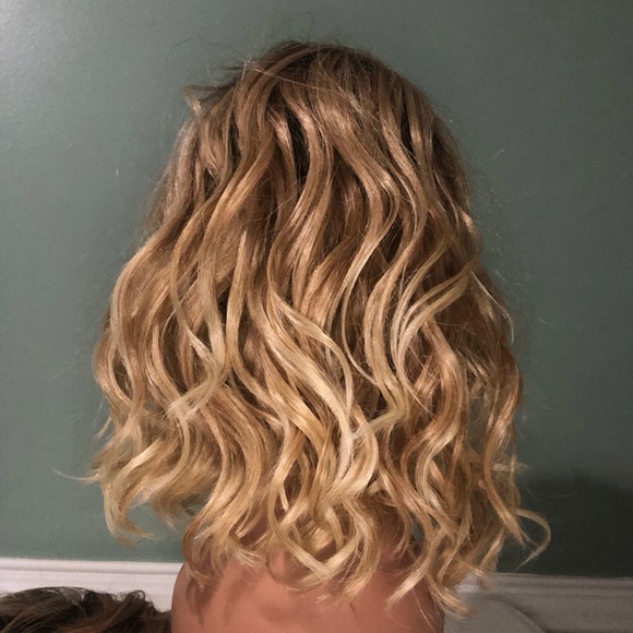 Blonde Wavy Women's Wig set of 2 wigs for $20 - Picture 4 of 4